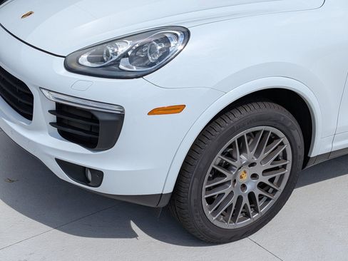 Used 2017 Porsche Cayenne Platinum Edition AWD/4WD image 12