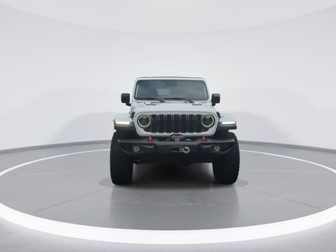 Used 2025 Jeep Wrangler Unlimited Rubicon AWD/4WD image 3