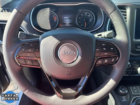 Used 2023 Jeep Cherokee Altitude Lux image 10