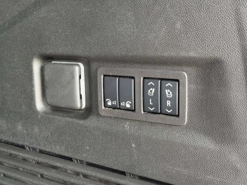 Used 2024 Chevrolet Suburban RST w/ Luxury Package AWD/4WD image 9