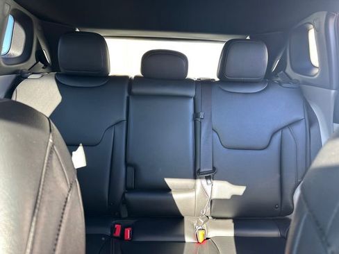 Used 2023 Jeep Compass Limited image 36