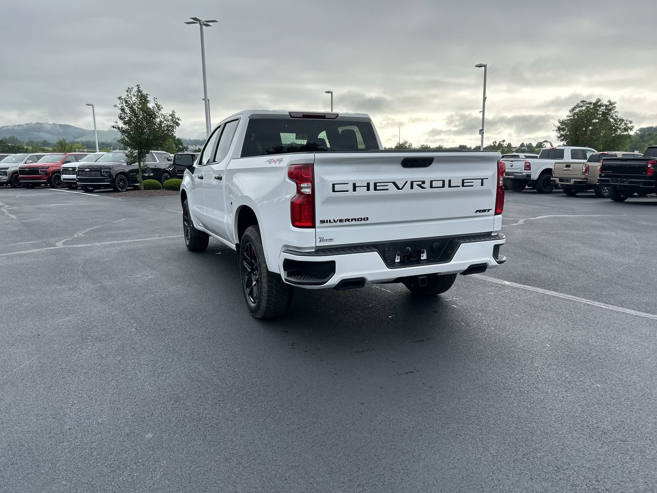 New 2026 Chevrolet Silverado 1500 RST w/ Redline Edition AWD/4WD image 5