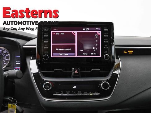 Used 2020 Toyota Corolla LE FWD image 11