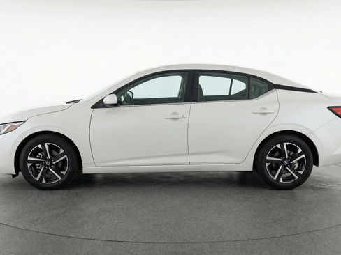 Used 2025 Nissan Sentra SV FWD image 5