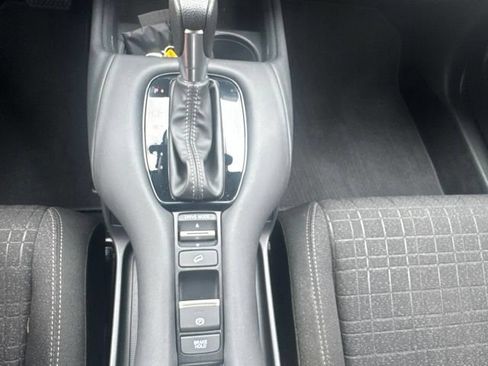 Used 2024 Honda HR-V LX image 18