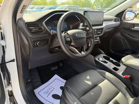 Used 2024 Ford Escape Platinum AWD/4WD image 16