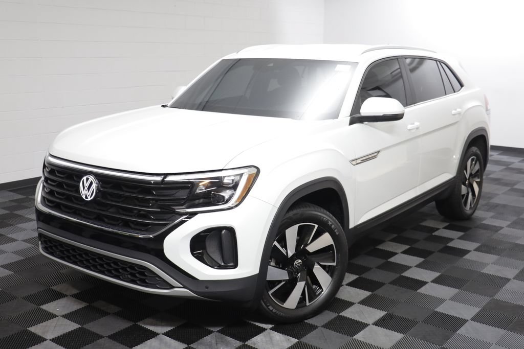 Certified 2024 Volkswagen Atlas Cross Sport SE AWD/4WD image 2