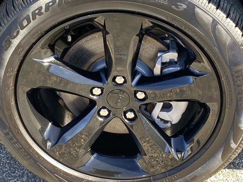 Used 2023 Jeep Grand Cherokee L Limited w/ Black Appearance Package image 27