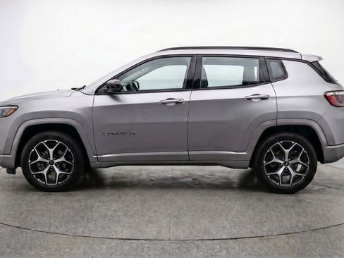 Used 2025 Jeep Compass Limited AWD/4WD image 5