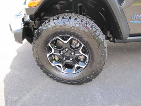 Used 2021 Jeep Wrangler Unlimited Rubicon 4xe w/ Dual Top Group image 25