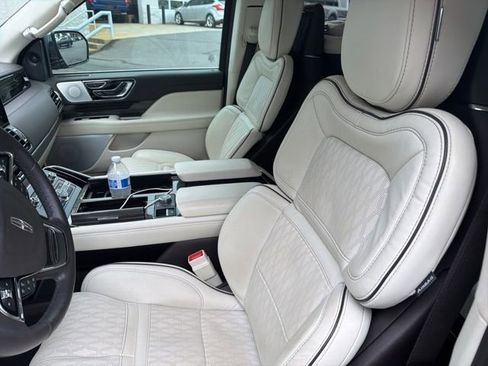 Used 2024 Lincoln Navigator Black Label AWD/4WD image 3