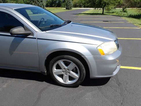 Used 2013 Dodge Avenger SE FWD image 27