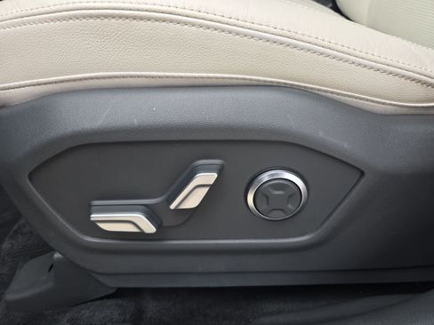 Used 2025 Hyundai Santa Fe Limited FWD image 15
