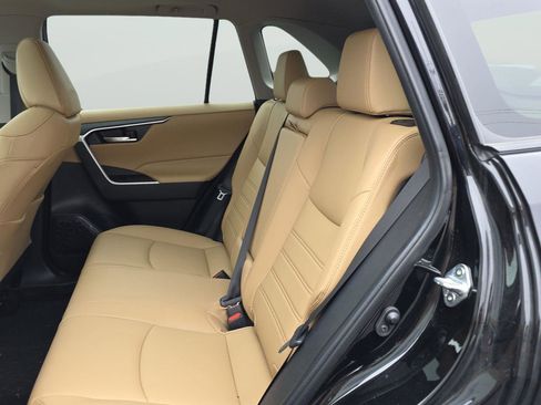 Used 2024 Toyota RAV4 XLE Premium image 60