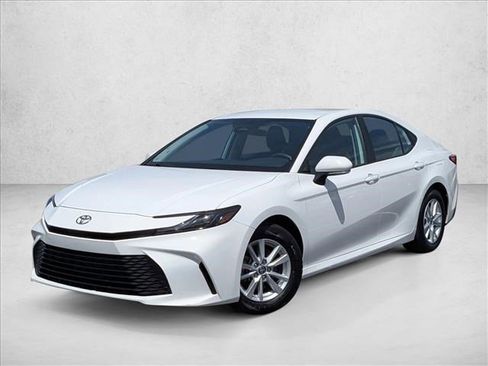 Used 2025 Toyota Camry LE FWD image 1