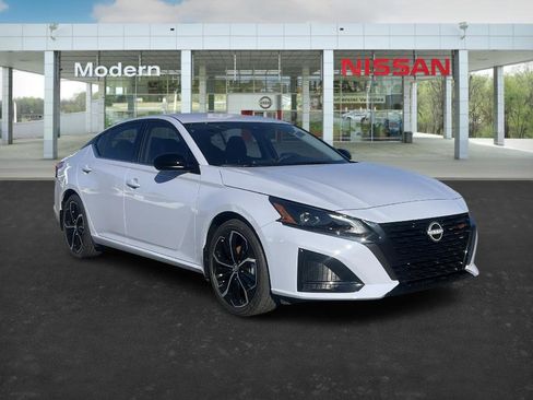 New 2025 Nissan Altima 2.5 SR image 7