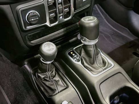 Used 2023 Jeep Wrangler Unlimited Sahara AWD/4WD image 25