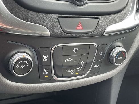 Certified 2020 Chevrolet Equinox LS w/ LS Convenience Package image 24