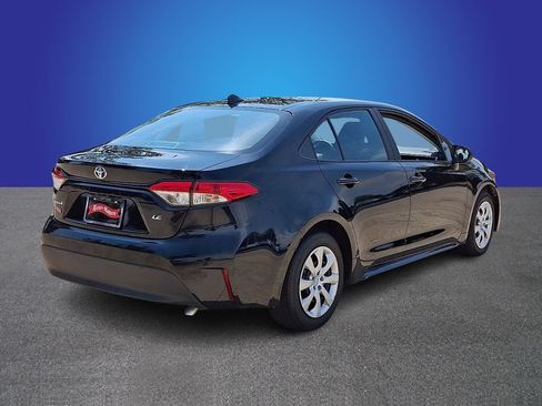 Used 2025 Toyota Corolla LE FWD image 4