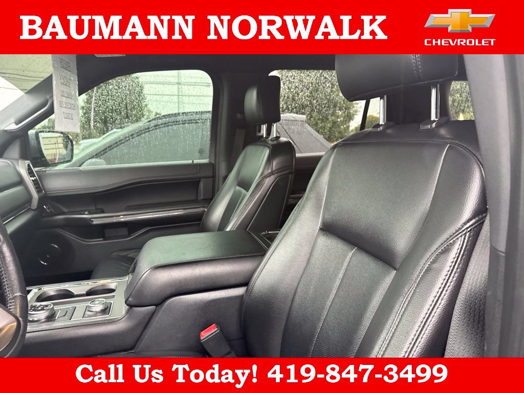 Used 2020 Ford Expedition XLT w/ Equipment Group 202A AWD/4WD image 16