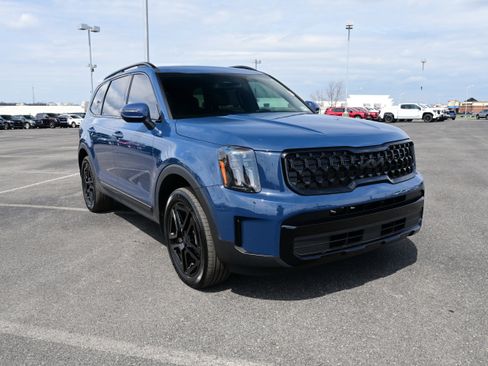 Used 2025 Kia Telluride EX X-Line image 2