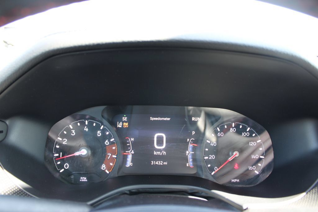 Used 2025 Jeep Compass Trailhawk AWD/4WD image 32