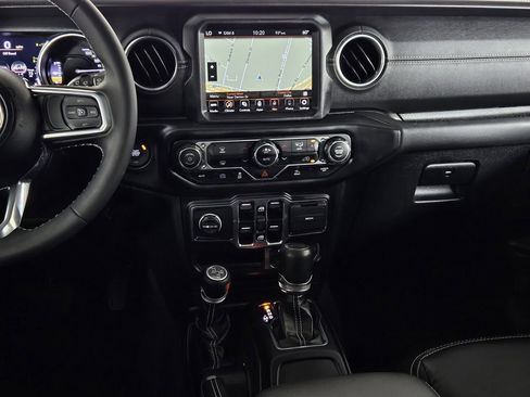Used 2023 Jeep Wrangler Unlimited Sahara AWD/4WD image 8