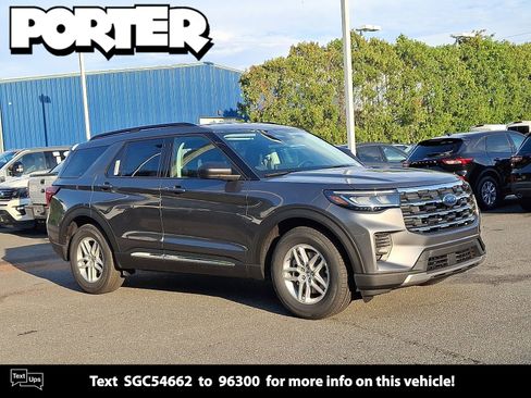New 2025 Ford Explorer Active image 24