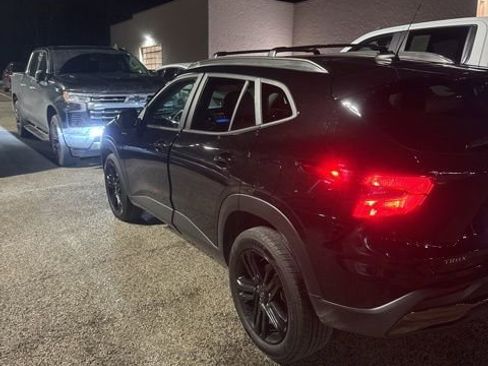 Used 2025 Chevrolet Trax ACTIV w/ Driver Confidence Package image 2