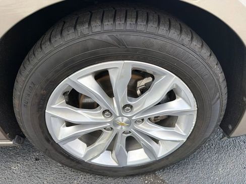 Used 2024 Chevrolet Malibu LT FWD image 12