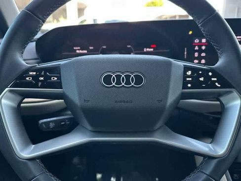 Used 2025 Audi Q5 Premium w/ Convenience Package AWD/4WD image 24