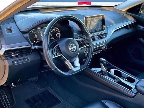 Used 2024 Nissan Altima 2.5 SR image 14