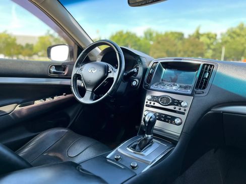 Used 2015 INFINITI Q40 w/ Navigation Package RWD image 18