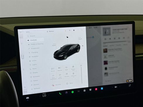 Used 2021 Tesla Model S Plaid image 9