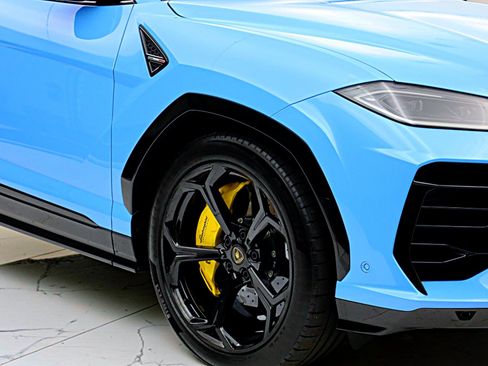 Used 2025 Lamborghini Urus S AWD/4WD image 23