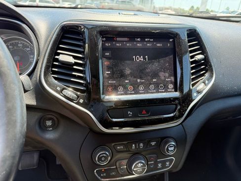 Used 2019 Jeep Cherokee Limited AWD/4WD image 12