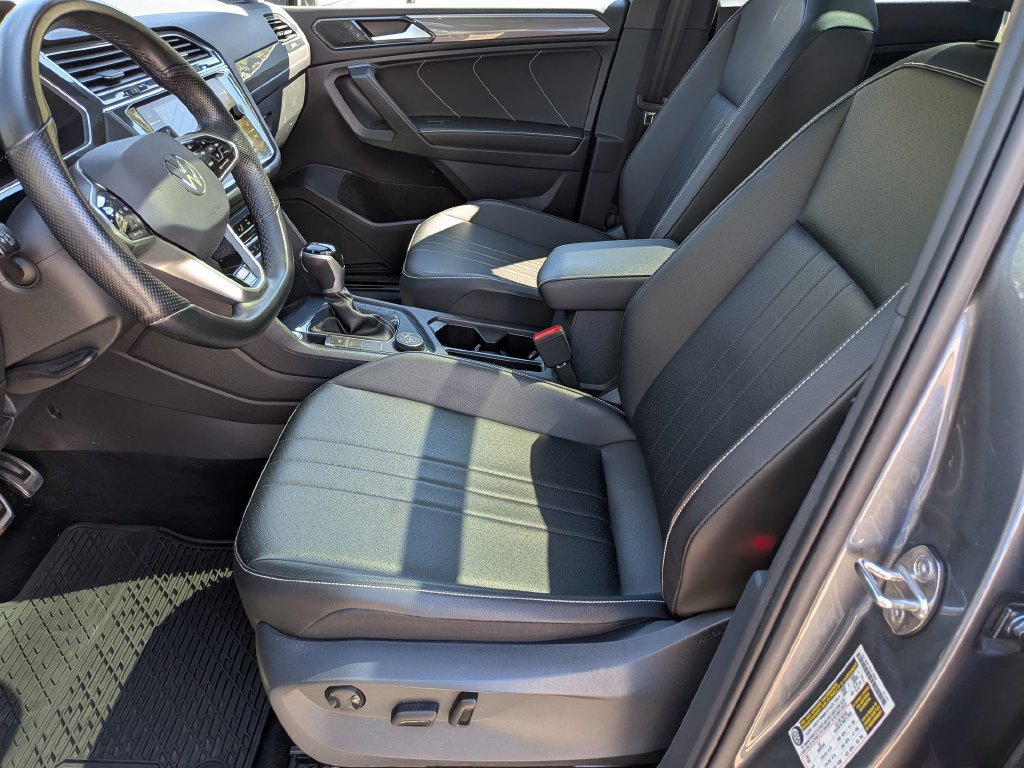 Used 2022 Volkswagen Tiguan SE R-Line AWD/4WD image 11