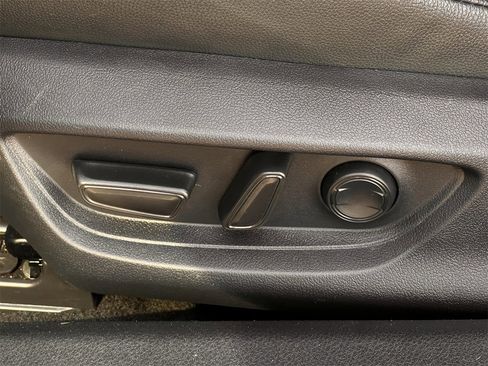 Used 2025 Toyota Camry SE image 24