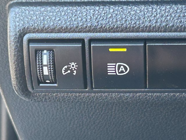 Used 2024 Toyota Corolla LE FWD image 22