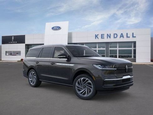 New 2025 Lincoln Navigator Reserve image 7