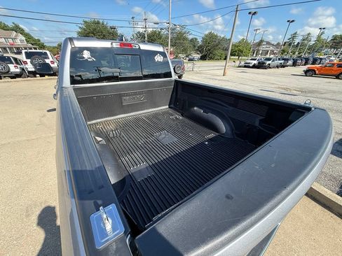 Used 2019 RAM 1500 Laramie AWD/4WD image 8