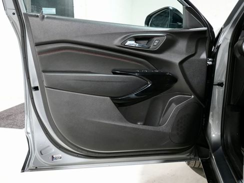 Used 2025 Chevrolet Trax RS w/ Driver Confidence Package image 12