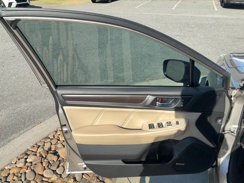 Used 2019 Subaru Legacy 2.5i Limited AWD/4WD image 14