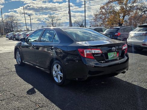Used 2014 Toyota Camry SE image 5