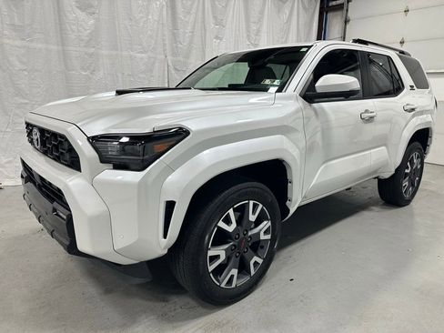 Used 2025 Toyota 4Runner TRD Sport Premium image 3