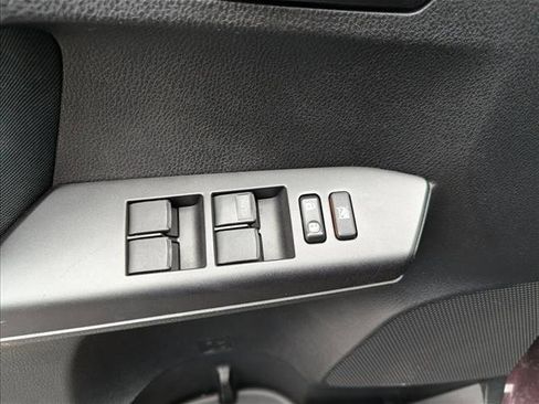 Used 2018 Toyota RAV4 LE image 10