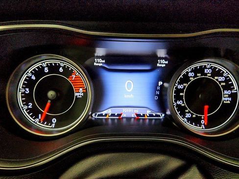 Used 2019 Jeep Cherokee Limited AWD/4WD image 14