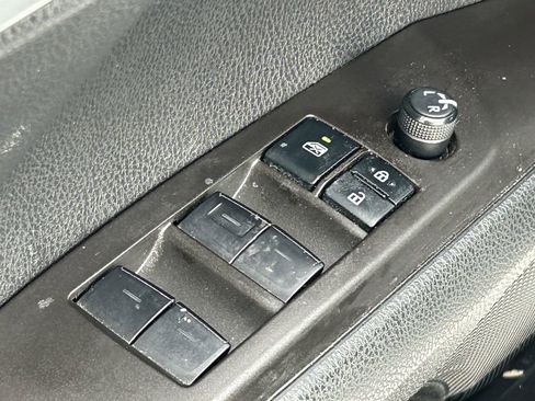 Used 2022 Toyota Camry SE image 27