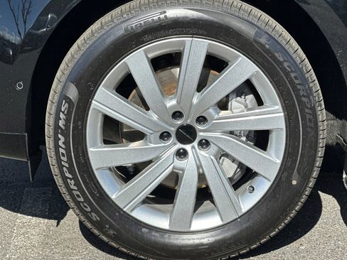 New 2026 Land Rover Range Rover SE image 13