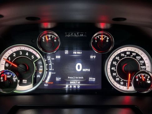 Used 2018 RAM 1500 Laramie w/ Convenience Group AWD/4WD image 20